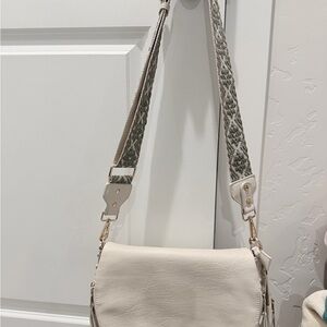 Miztique Elegant Cream Shoulder Bag